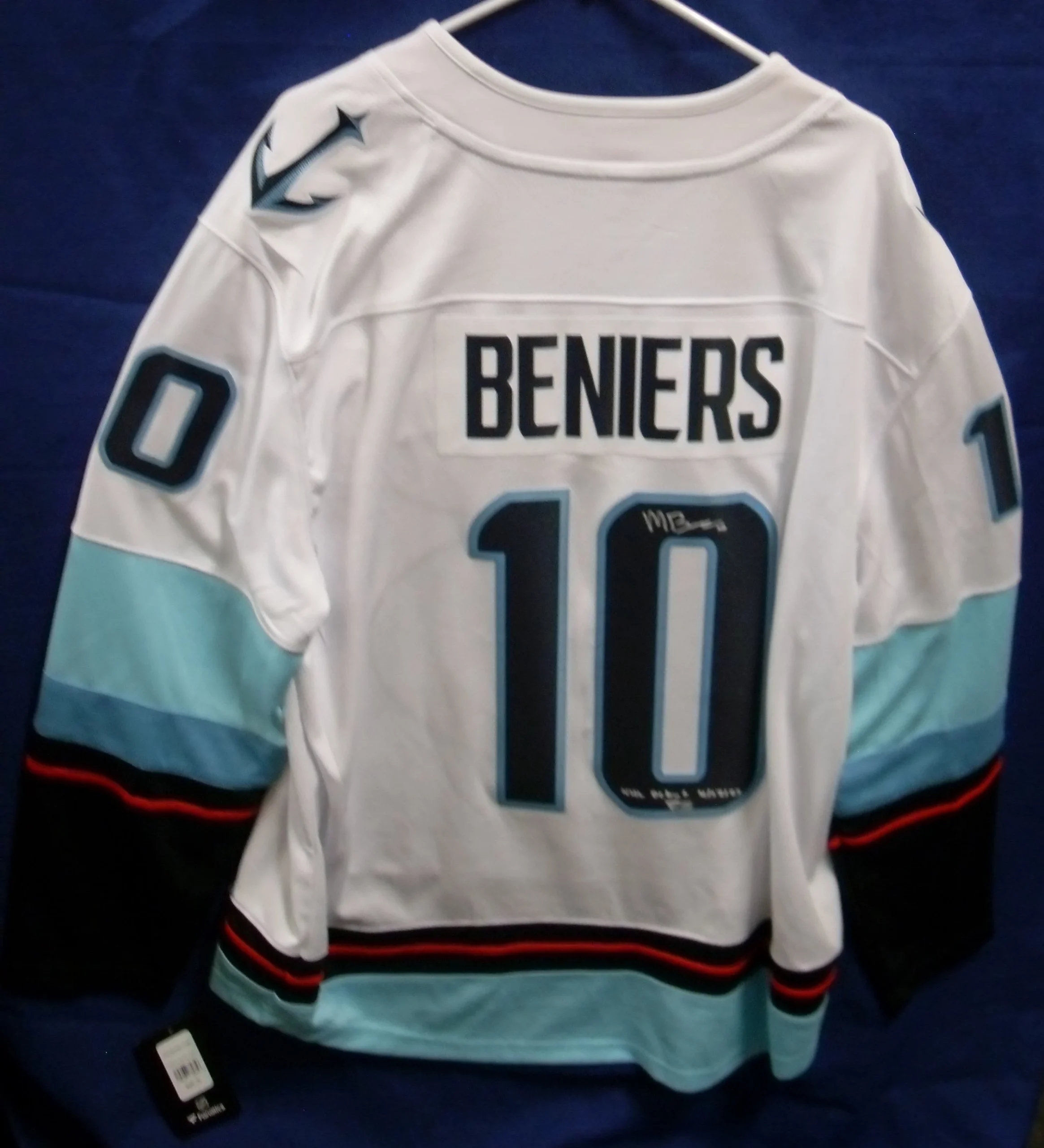 Fanatics Matty Beniers Seattle Kraken Autographed Signed Jersey w/ NHL Debut 4/12/22 Inscription - Northwest Sportscards